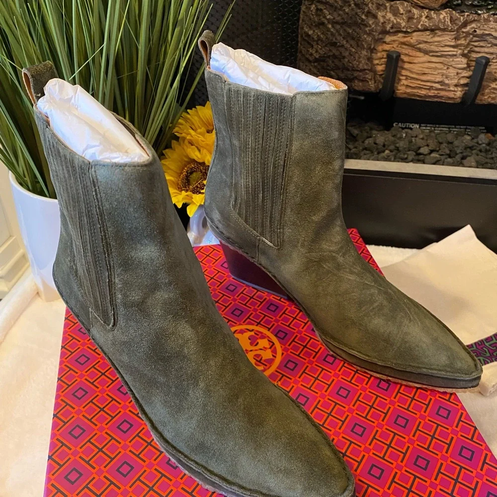 TORY BURCH LILA HEELED ANKLE BOOT - Picture 4 of 8